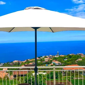 Hébergement de vacances Casa Neves Three Bedrooms And Fantastic Sea View, Arco da Calheta (Madeira)